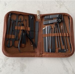 Professional Stainless Steel 🎉Manicure & Pedicure Set💕🎁26 Pieces W/ Case🎀
